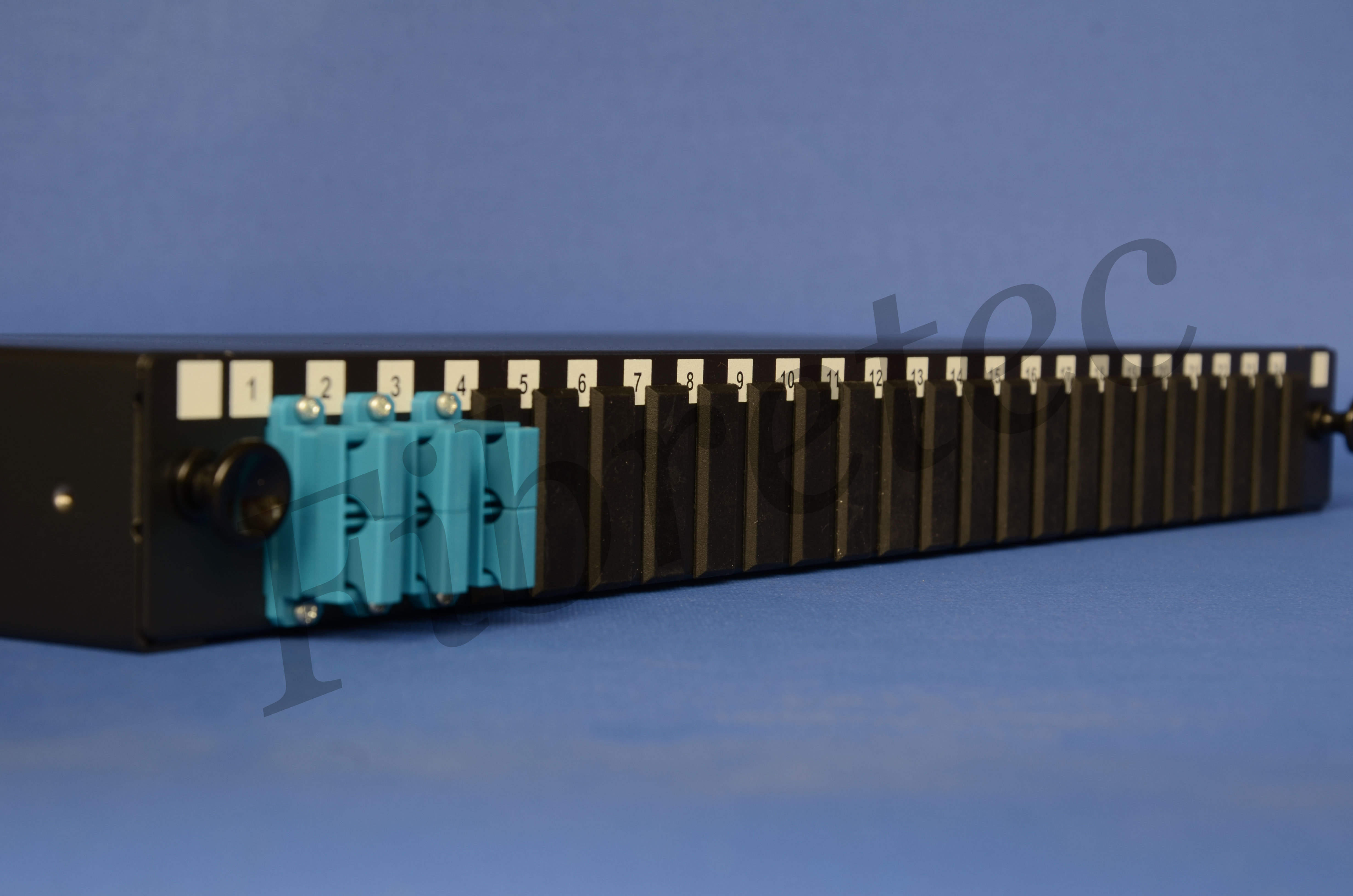 Tiroir 19’’ 1U 6 FO avec 3 traversées SC/SC duplex monomode bleues